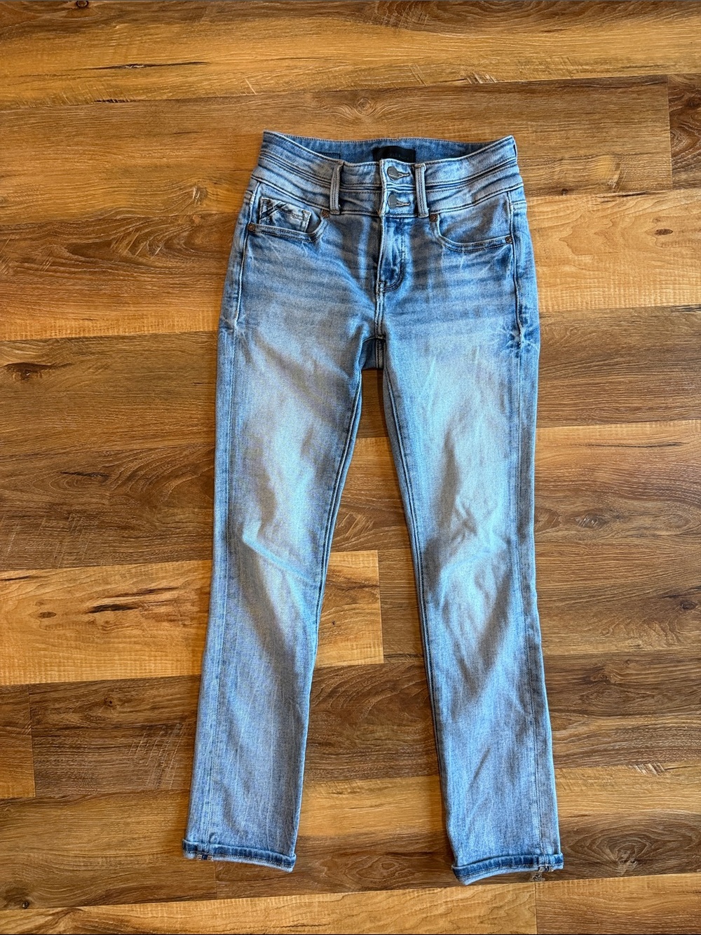 Buckle Skinny Jeans in Light Blue Denim
